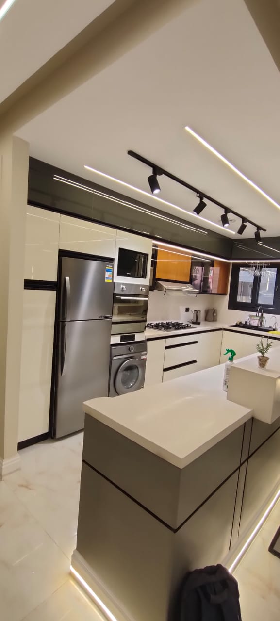 أحدث تصميمات المطابخ والدريسنج روم من فريست ديزاين